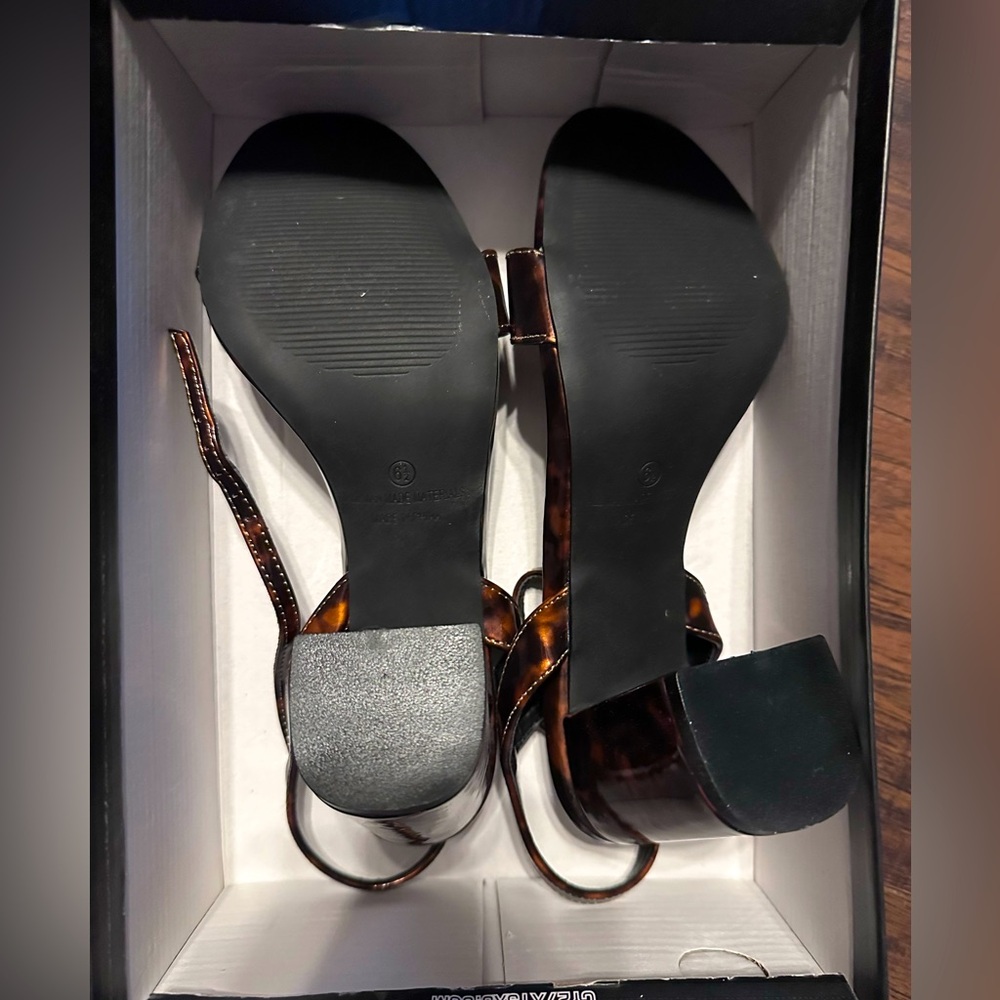 Lulu's Tortoiseshell Heels - Picture 3 of 3